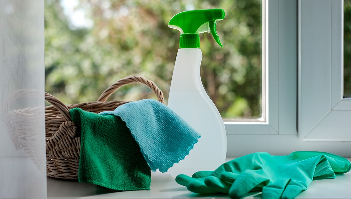 CÓMO QUITAR MANCHAS DE PINTURA EN LAS VENTANAS